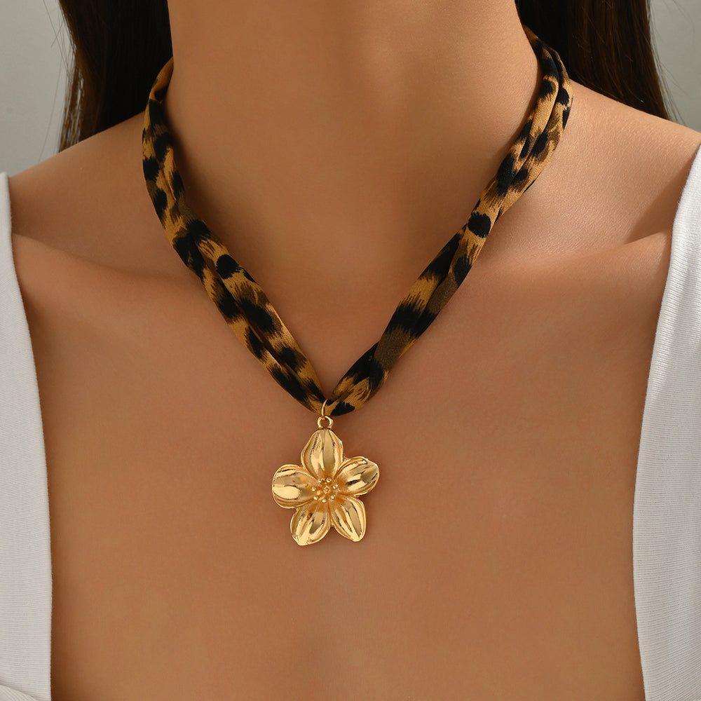 Cross necklace wholesale european and american cross-border leopard print flower love pendant summer ocean shell starfish clavicle chain