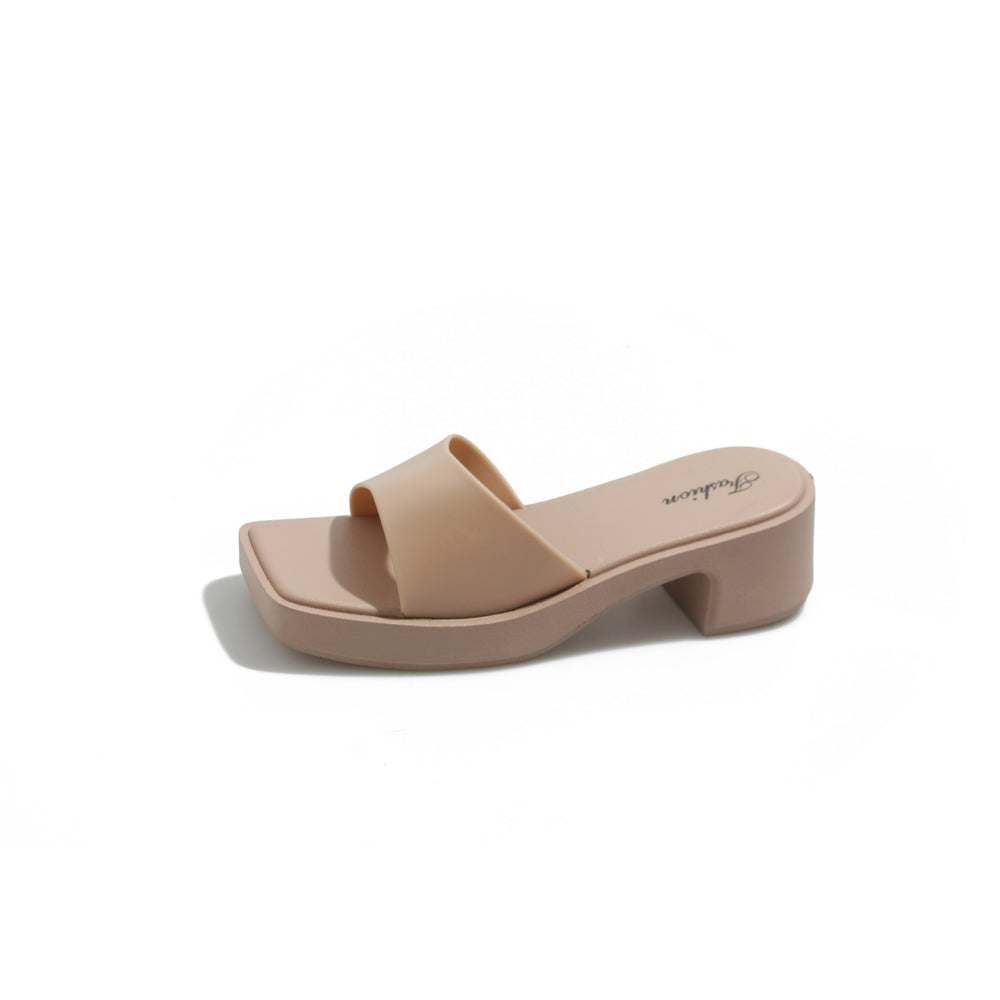 hot-selling 2026 new wedge heel slippers for women, summer outdoor wear, thick-soled, non-slip, fashionable and versatile sandals, women's export