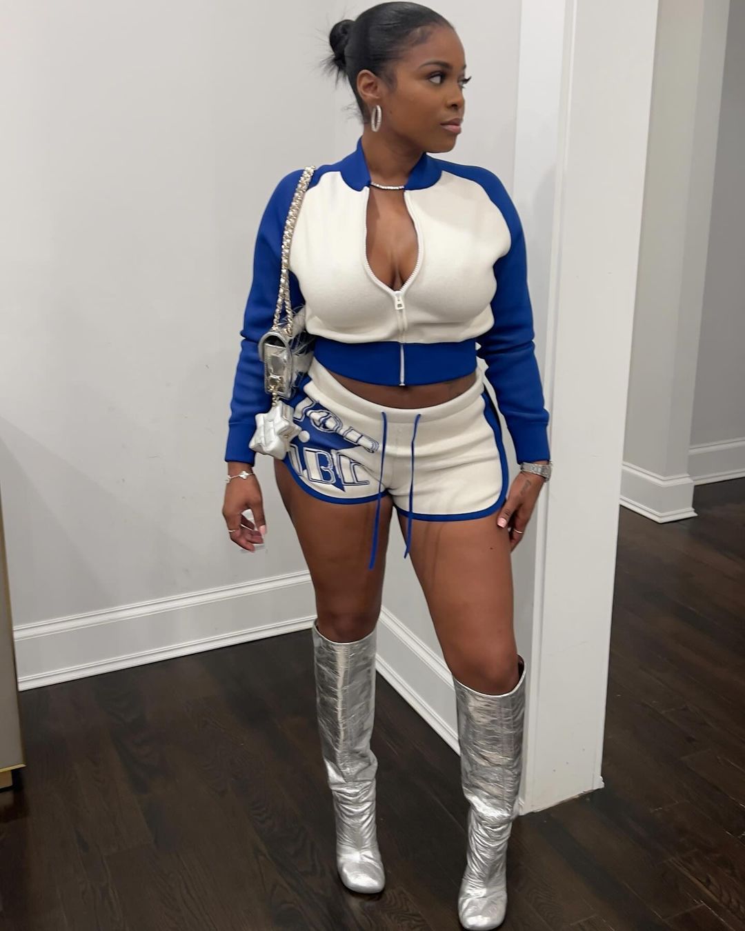 2025 Autumn American Pure Desire Spice Girl Style Color Matching Zipper Jacket Threaded Elastic Slim Long Sleeve Shorts Suit Women