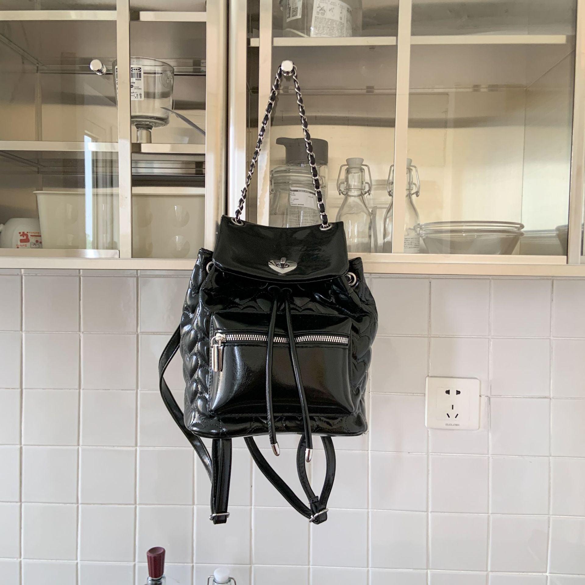 Niche texture backpack bag women's 2025 new student commuter backpack fashionable versatile ins fashionable bucket bag