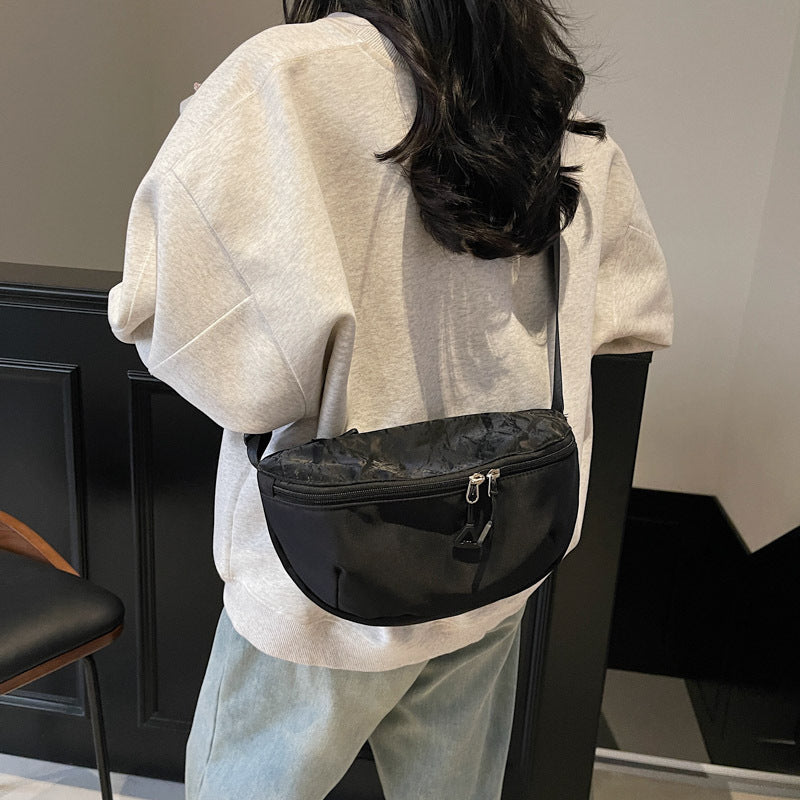 Fashion versatile contrasting color messenger bag women's new casual outdoor sports breast bag large capacity Korean version ins shoulder bag
