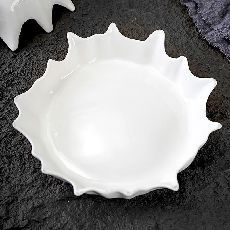 Creative irregular high round table plate white minimalist molecular gastronomy kitchen tableware round serving plate dessert sushi plate