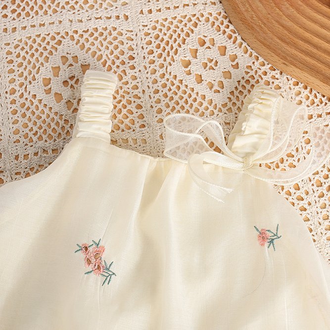 Baby clothes summer thin newborn baby girl bag butt skirt full moon 100 days super cute super cute romper summer
