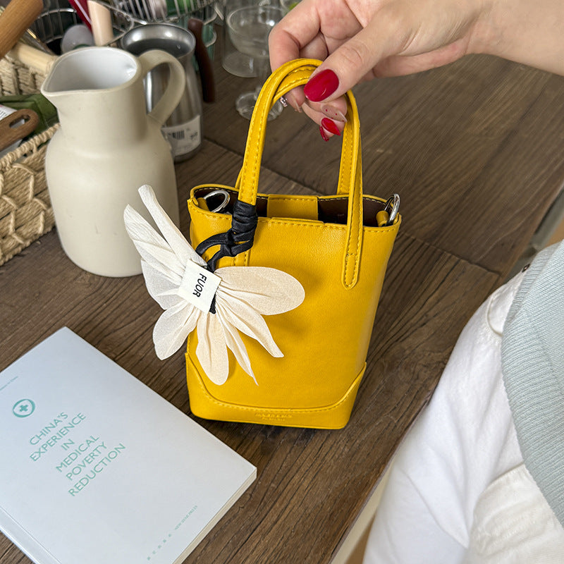 Cross-border high-end niche bag women's 2025 summer new exquisite flower mobile phone bag portable shoulder messenger bag