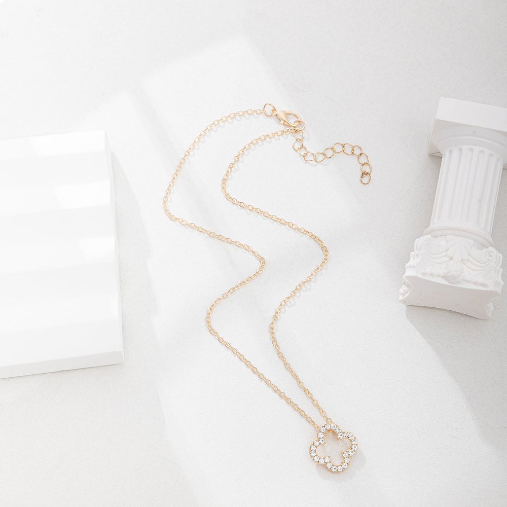 Four-leaf clover necklace wholesale new cross-border alloy jewelry niche high-end diamond-encrusted necklace pendant women's clavicle chain