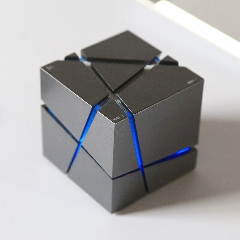 Original authentic rubik's cube bluetooth speaker subwoofer mini portable colorful light small speaker creative birthday gift