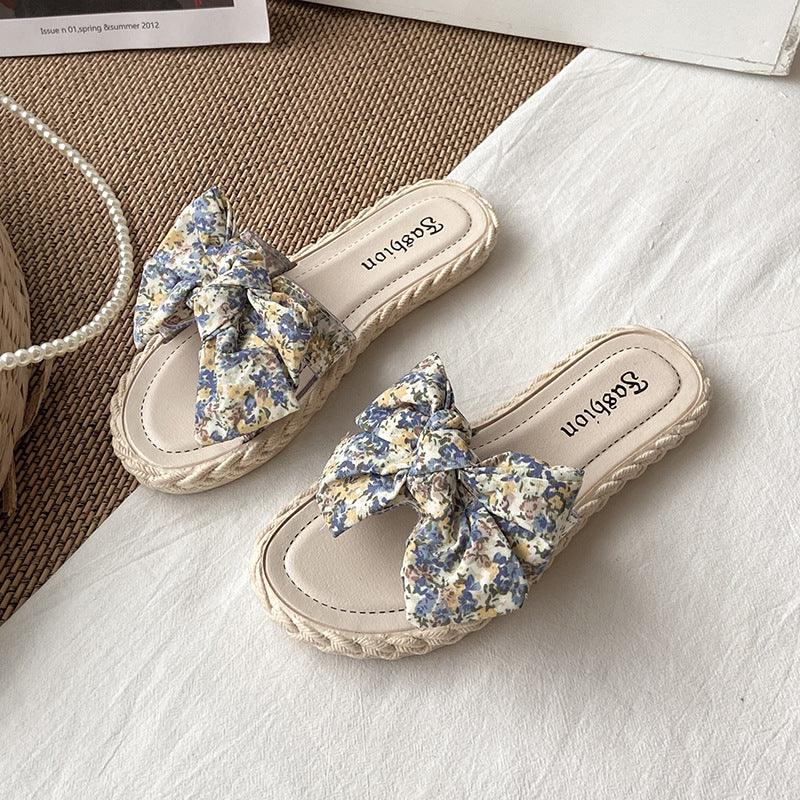 Women's summer slippers - new 2024 collection: versatile, fairy-tale style, sweet bow detail, flat sandals for beach & poolside
