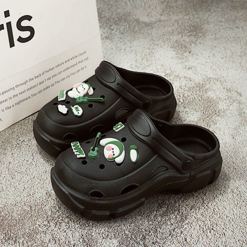 2026 cartoon thick sole crocs women's summer outwear new arrival indoor summer women's stomping on shit feeling non-slip sandals women's