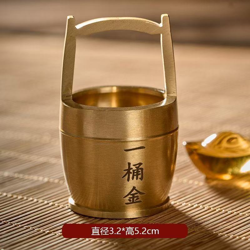 A bucket of gold car pendant retro brass car hanging lion painted car rearview mirror high-end car interior decoration pendant