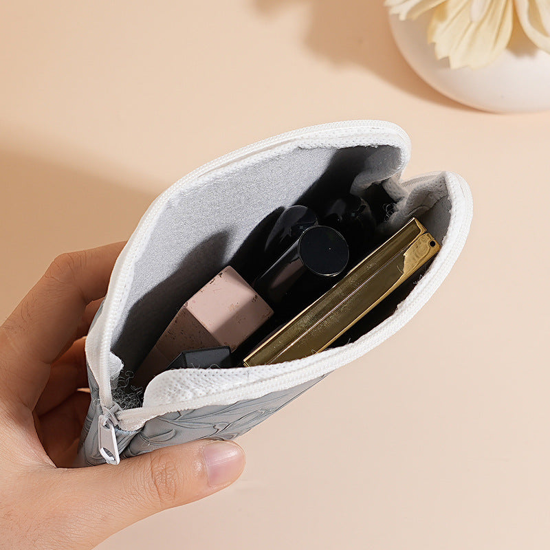 Sanitary napkin storage bag, aunt napkin, large-capacity storage bag, menstrual bag, student portable portable, cute girl PU leather