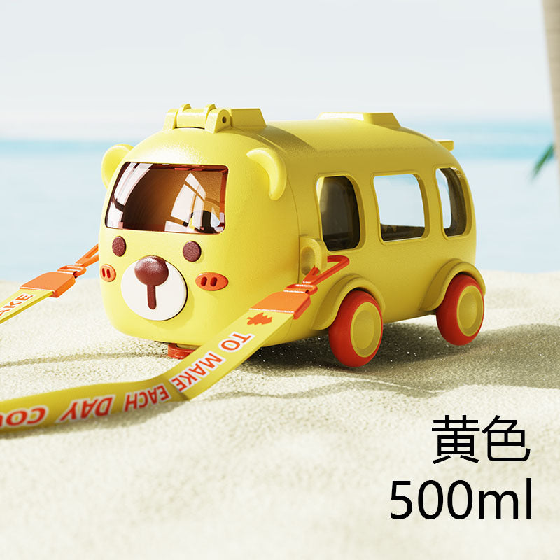 Summer baby bus water cup student kids sports cup large capacity plastic cup with straw plastic cup resistant to falling
