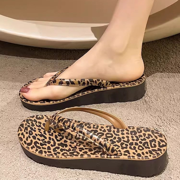 New women's flip-flops: summer outdoor wear, thick sole, anti-slip, beach & sandal fashion, cross-border e-commerce