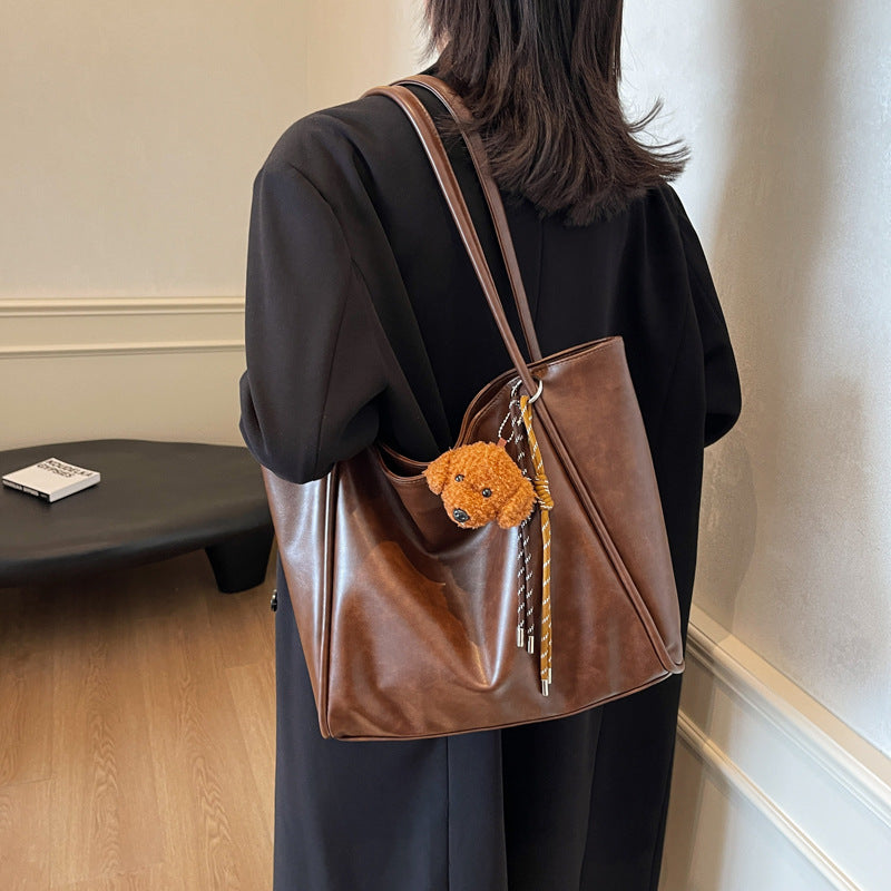 Autumn and winter retro fashion tote bag women's 2025 new commuting large-capacity shoulder bag high-end underarm bag