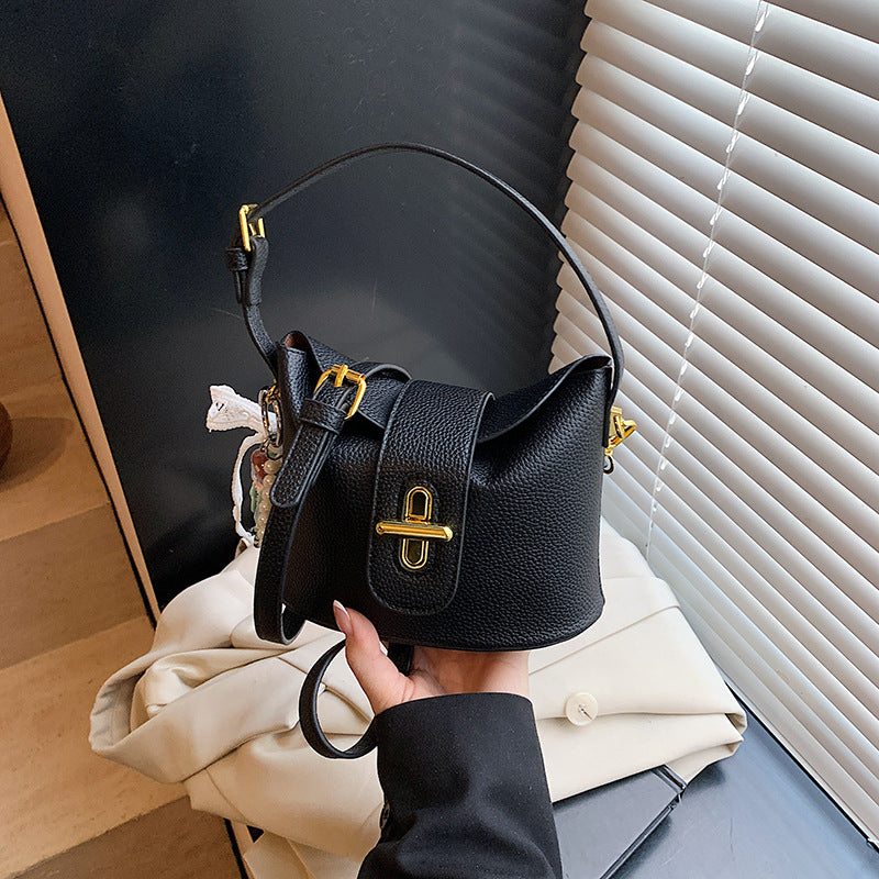 Cross-border high-end niche bag women's summer 2025 new fashion messenger bag Korean version casual portable bucket bag