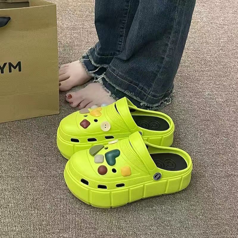 New platform clogs for women - trendy, slip-resistant, versatile, height-increasing, closed-toe, beach sandals for summer