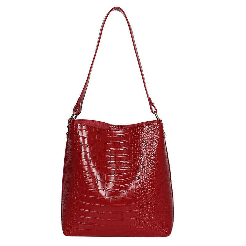 Big bag women's bag 2025 new crocodile pattern bucket bag fashionable large capacity messenger bag commuter women's shoulder bag