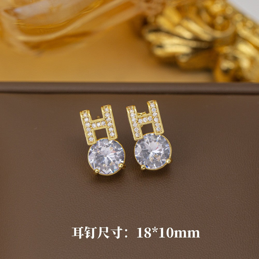 Stylishaccessible luxurybest selling full diamond copper inlaid zirconium letter necklace women's easiest for match non-fading casualelegant collarbone chain suit