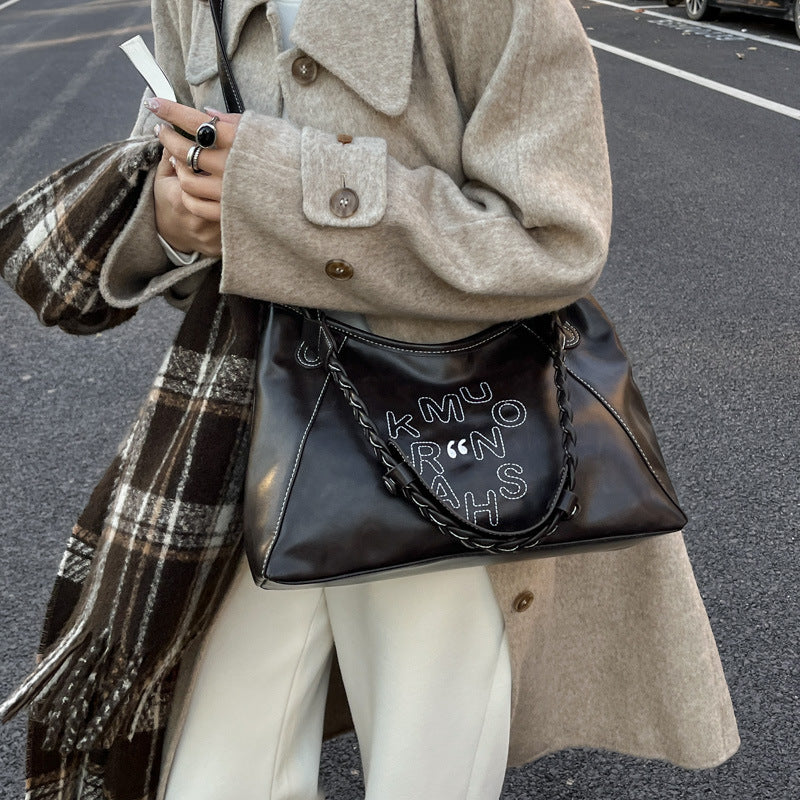 Korean-inspired, effortlessly chic, and uniquely designed shoulder bag for women. new for 2025, this high-end, sophisticated underarm bag offers a spacious tote capacity