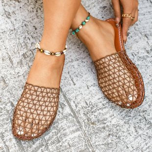 summer new arrival: women's plus-size flat slippers for cross-border e-commerce. wholesale available. dropshipping to  and . (price difference: $0.67)