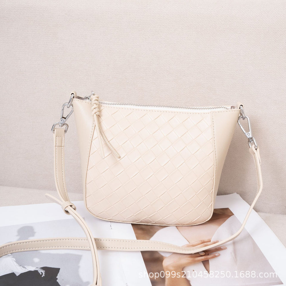 Woven crossbody small bag for women easiest for match dumpling bag guangzhou luggage fashionclassy sense one-shoulder genuine leather crossbody bag