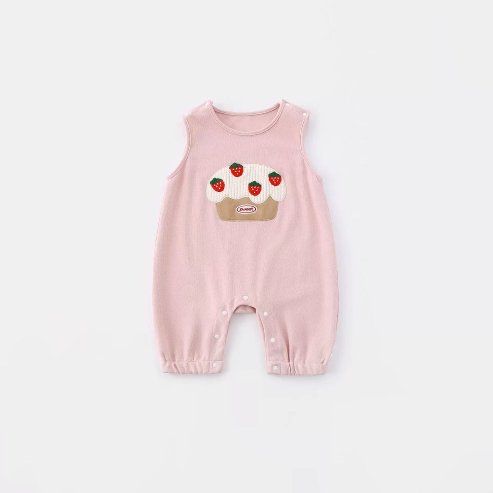 Infant and toddler clothing, spring and autumn outfits, baby girl sets, cute cartoon strawberry overalls two-piece set with polka dot peter pan collar