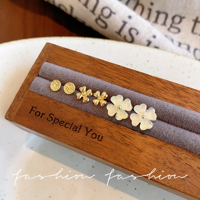 French retro cat's eye flower stud earring set - delicate, versatile, and comfortable for all-day wear (sleep-friendly, gentle on pierced ears)