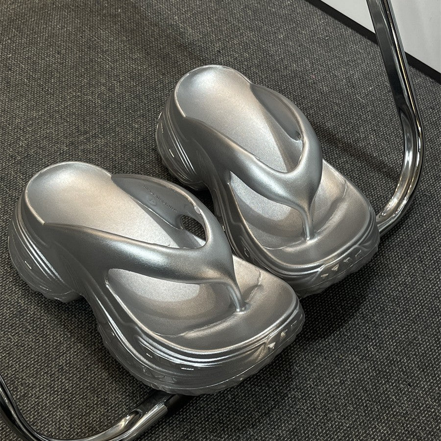 Thick sole clip-on slippers for women, summer outwearthick sole, feeling like stepping on shit, 2025 new arrivalsummer popular flip-flops at the beach