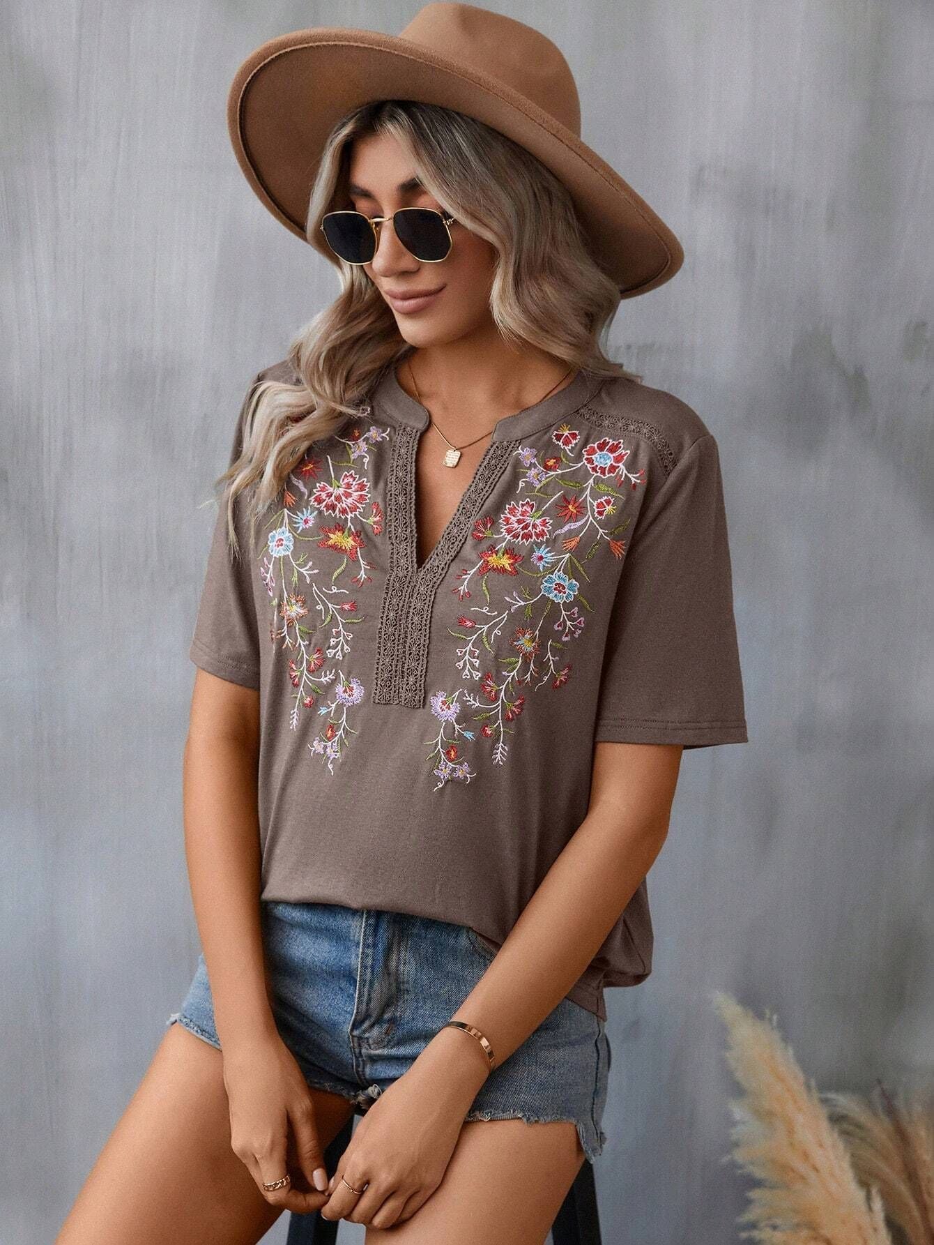 2025 Europe, America,   summer new fashion 10,000-needle embroidered splicing lace lace top women's T
