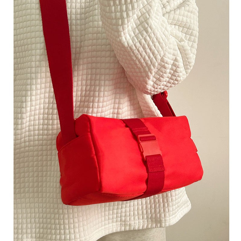 Cross-border casual nylon toast bag women's 2023 new sports style ins versatile fitness bag shoulder messenger bag