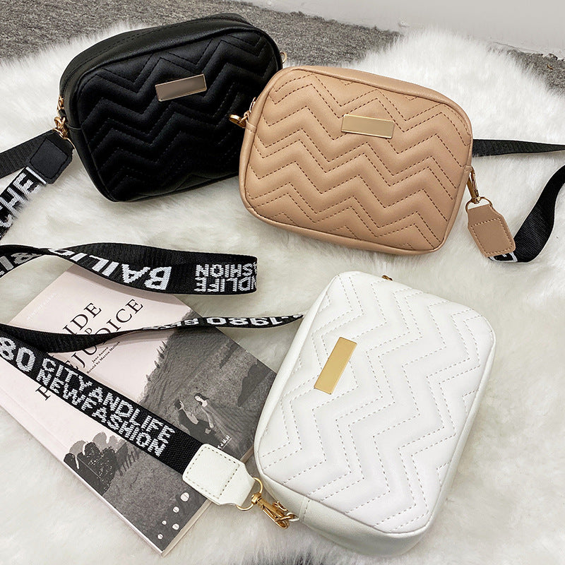 Printed shoulder strap messenger bag 2021ladies bags  bag women's Korean version wave pattern embroidered small square bag