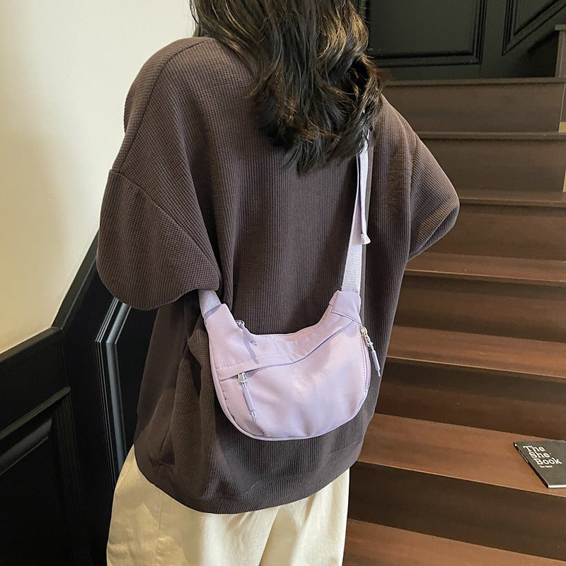 Foreign trade casual dumpling bag women's new lightweight messenger bag outdoor sports shoulder bag versatile commuter mobile phone bag