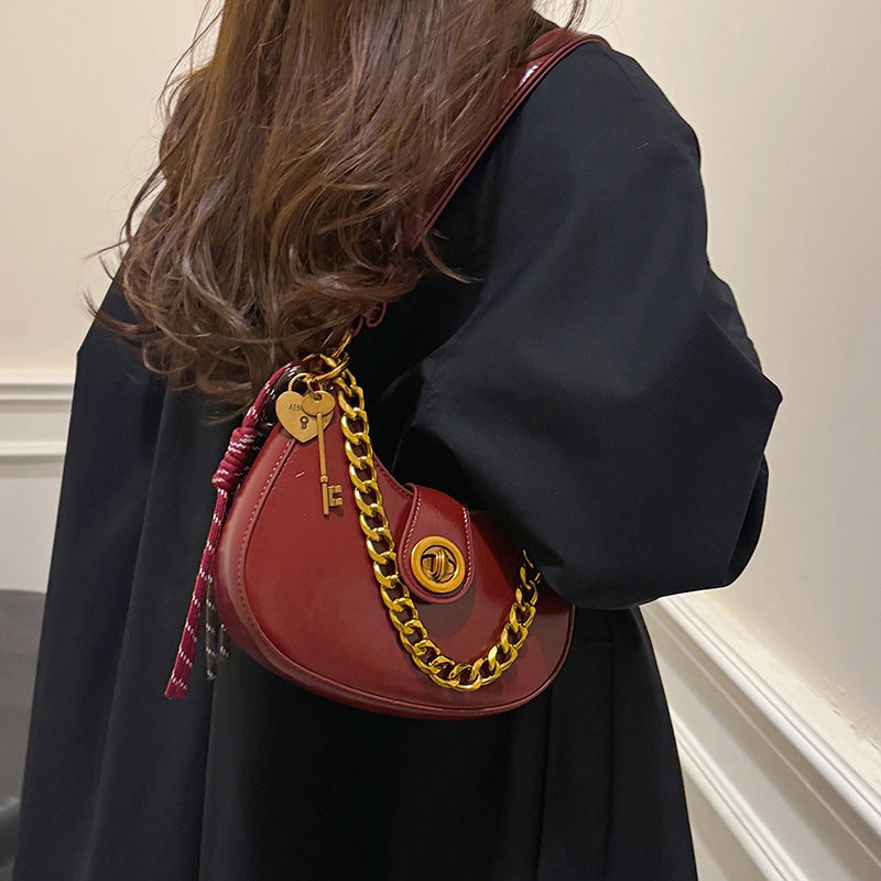Cross-border bags Women's trendy fashion shoulder bags Women's casual saddles Daily travel trendy versatile underarm women's bags