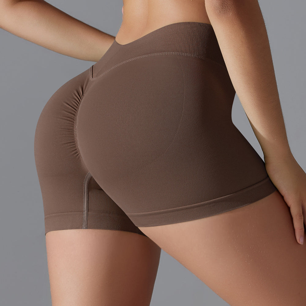 European and american seamless high-waisted butt-lifting yoga shorts - breathable peach lift, tight-fitting athletic capris for running and fitness