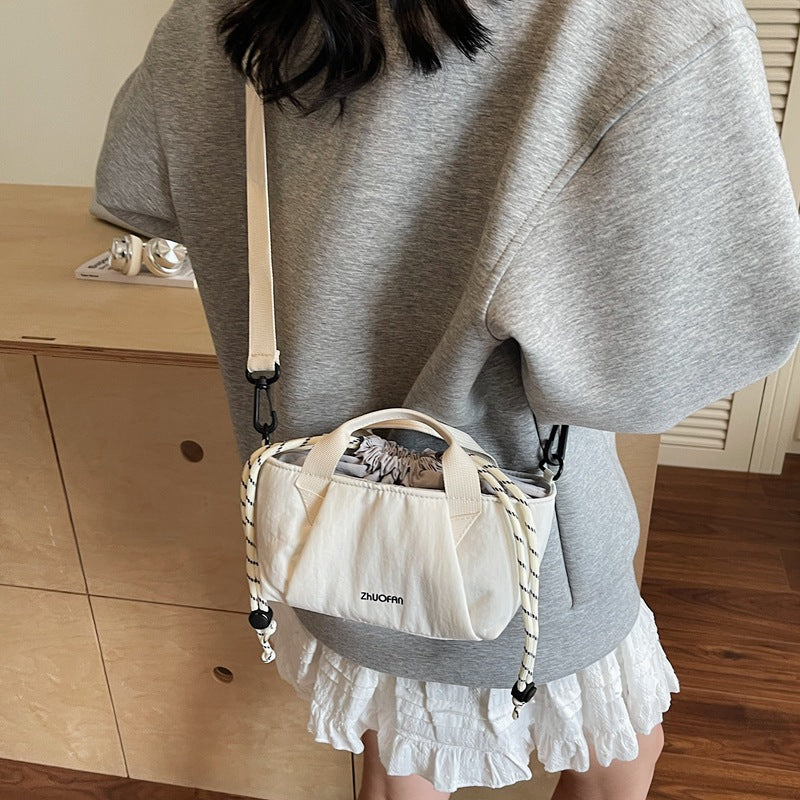 Foreign order summer niche leisure outdoor small bag women's 2025 new versatile shoulder messenger bag bundle hand bag