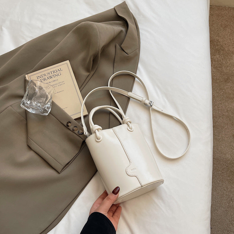 Cross-border high-end foreign-style handbag women's 2025 trendy niche design bucket bag popular versatile messenger bag