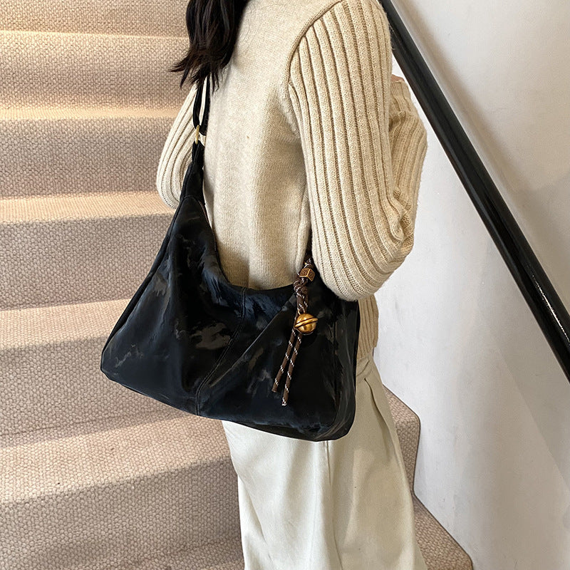 Foreign style high-end texture handbag women's 2025 autumn and winter new simple and fashionable large-capacity commuting shoulder messenger bag