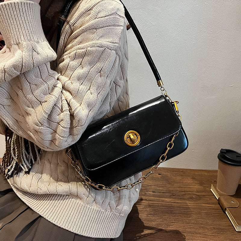 Fashion trend generous small square bag women's 2025 new shoulder armpit bag commuter messenger bag