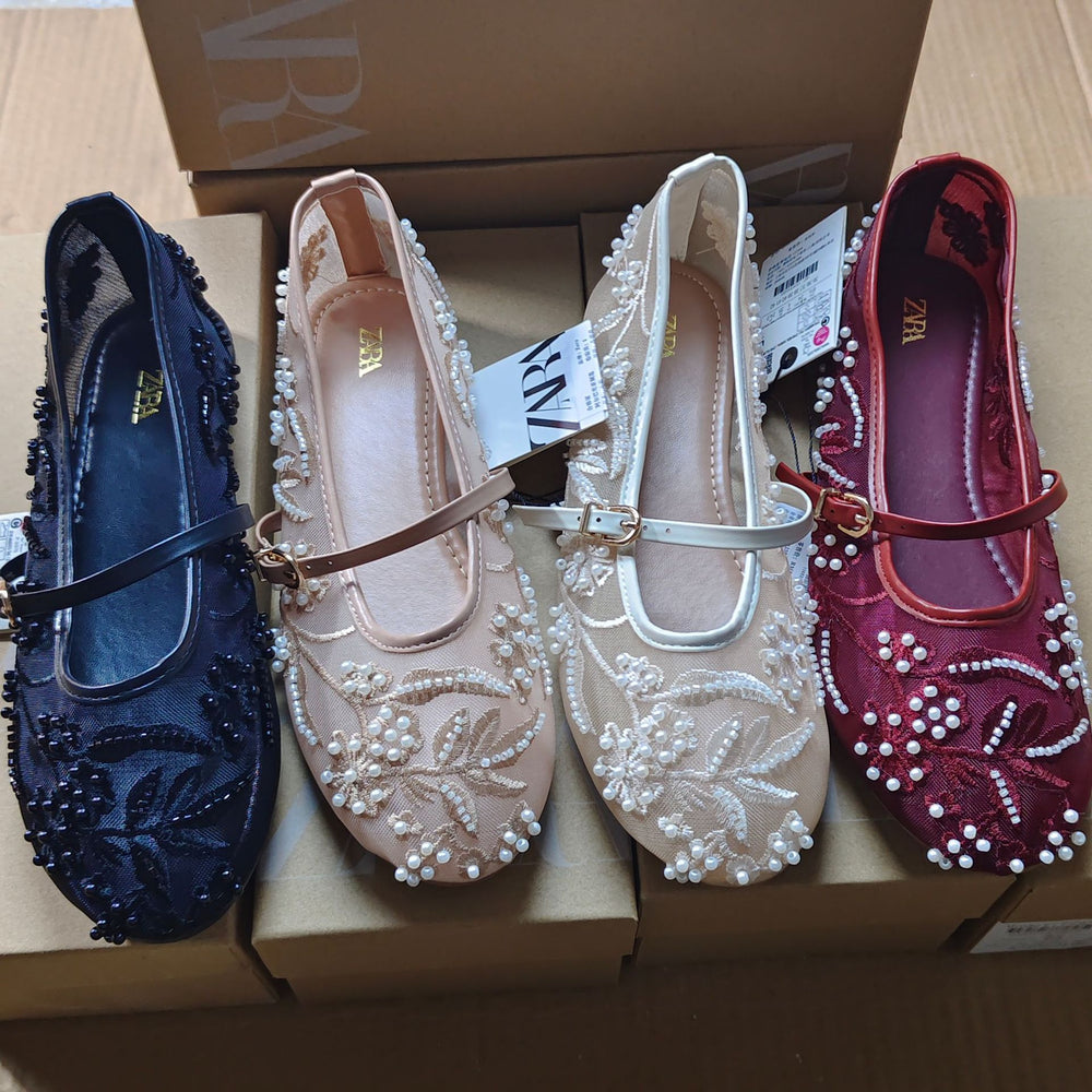 Za's 2025 new women's flat mary jane shoes, featuring embroidered chinese-style closed-toe white sandals