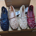 Za's 2025 new women's flat mary jane shoes, featuring embroidered chinese-style closed-toe white sandals