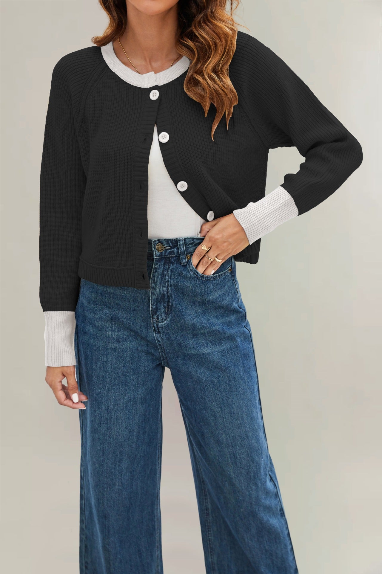 Cross-border 2025 autumn and winter new tiktop European and American round neck color matching fashion button contrasting knitted cardigan jacket