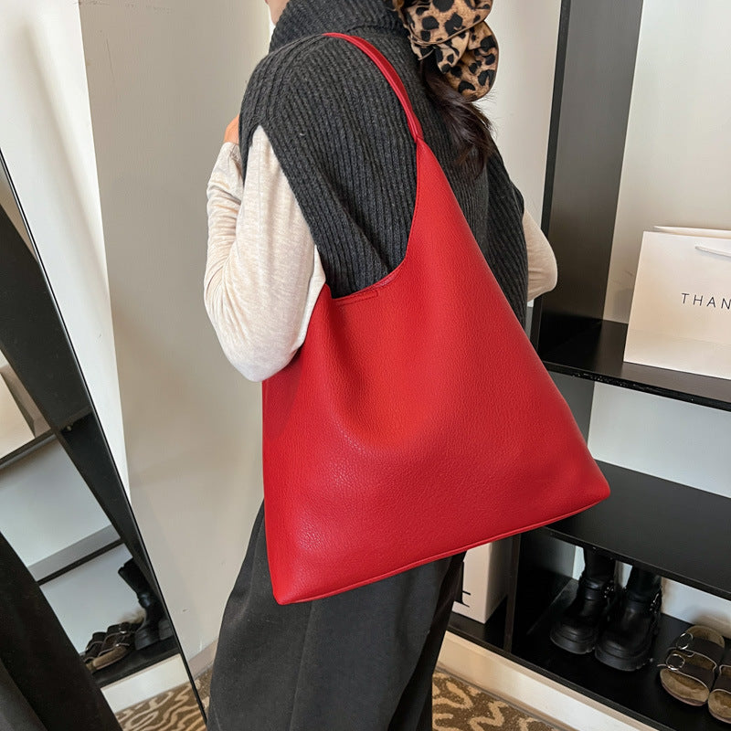 Autumn and winter new commuter tote bag women 2025 retro is a large-capacity shoulder bag simple casual armpit bag