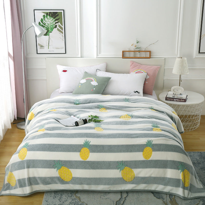 Snowflake fleece blanket Farai fleece sheet person double gift thickened coral fleece autumn and winter sleeping lunch break blanket wholesale