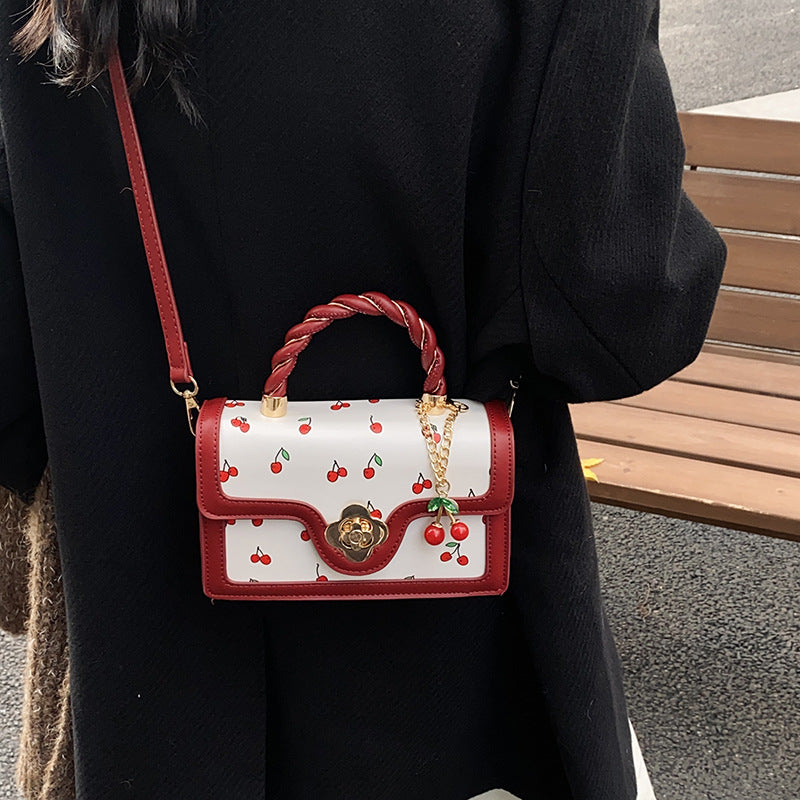 Premium texture fashion handbag bag women's autumn and winter U2025 new trendy niche messenger bag foreign style versatile small square