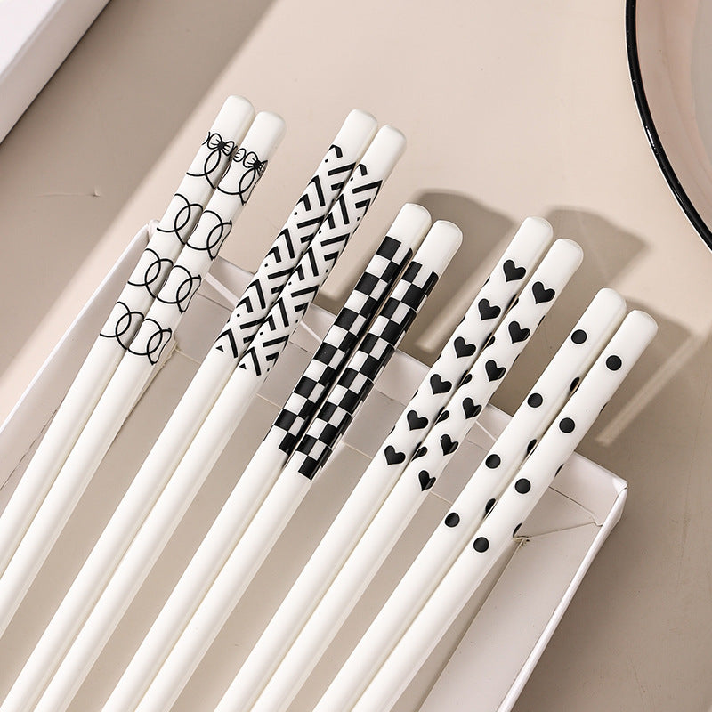 Nordic creative ceramic chopsticks - non-slip, anti-mold, high-temperature resistant set - home use, instagram-worthy, high-value tableware gift box