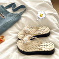 New korean-style platform flip-flops for women, featuring a trendy polka dot design. perfect for summer, these casual and comfortable beach sandals are slip-resistant and ideal for everyday wear