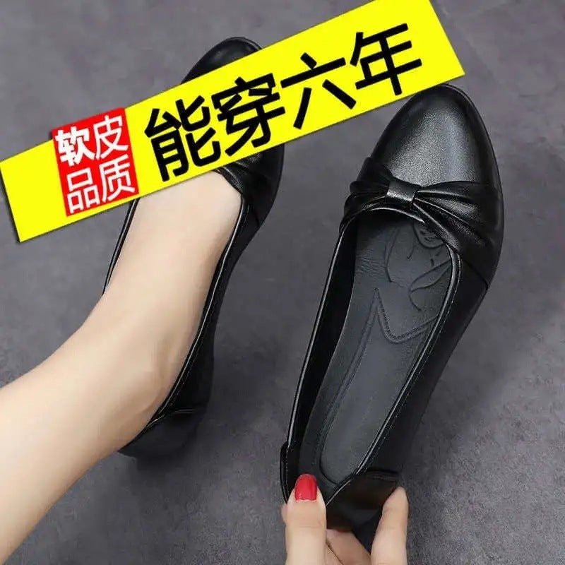 Live broadcast dropshipping soft leather soft bottom ladieswear shoes flatsabrasion resistantwaterproofbows work shoes micro business group purchase