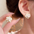 Camellia pearl earrings-a2396 gold