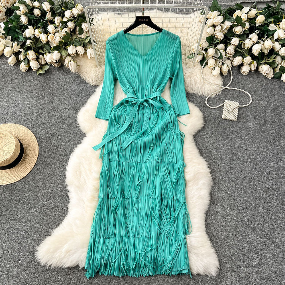 Classy sense of dress classyaccessible luxuryniche style tassel long skirt elegantv neck silm heavy industry pleated early spring dress