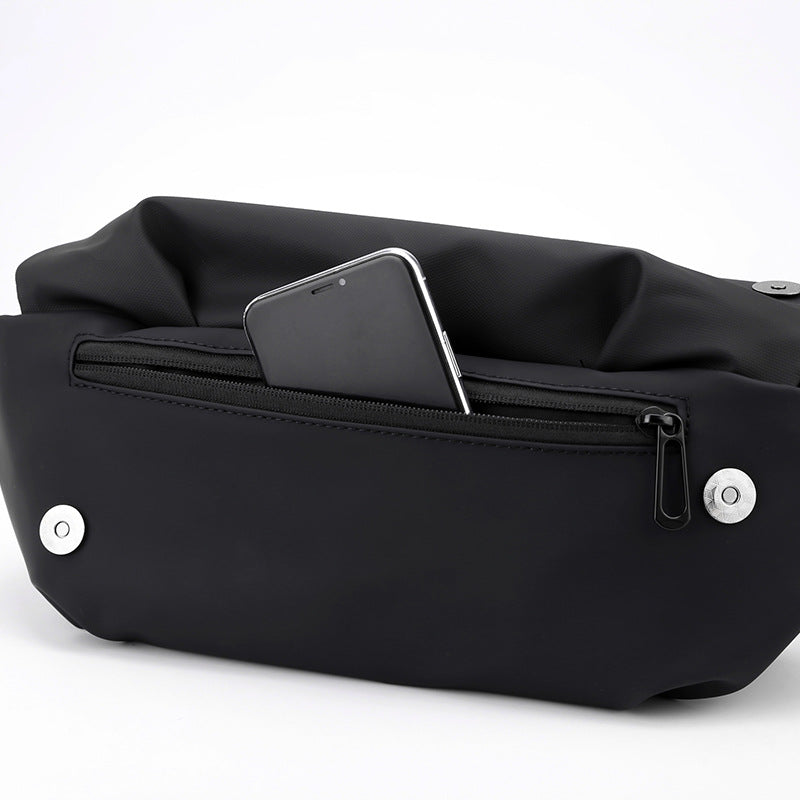 Factory direct sales of new trendy men's breast bags, Korean version of anti-splashing messenger bags, fashionable business men's bags,  special supply