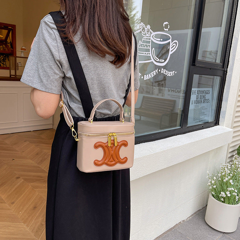 This year's trendy handbags for women: 2025 spring new arrivals, fashionable korean-style versatile shoulder and crossbody small square bags
